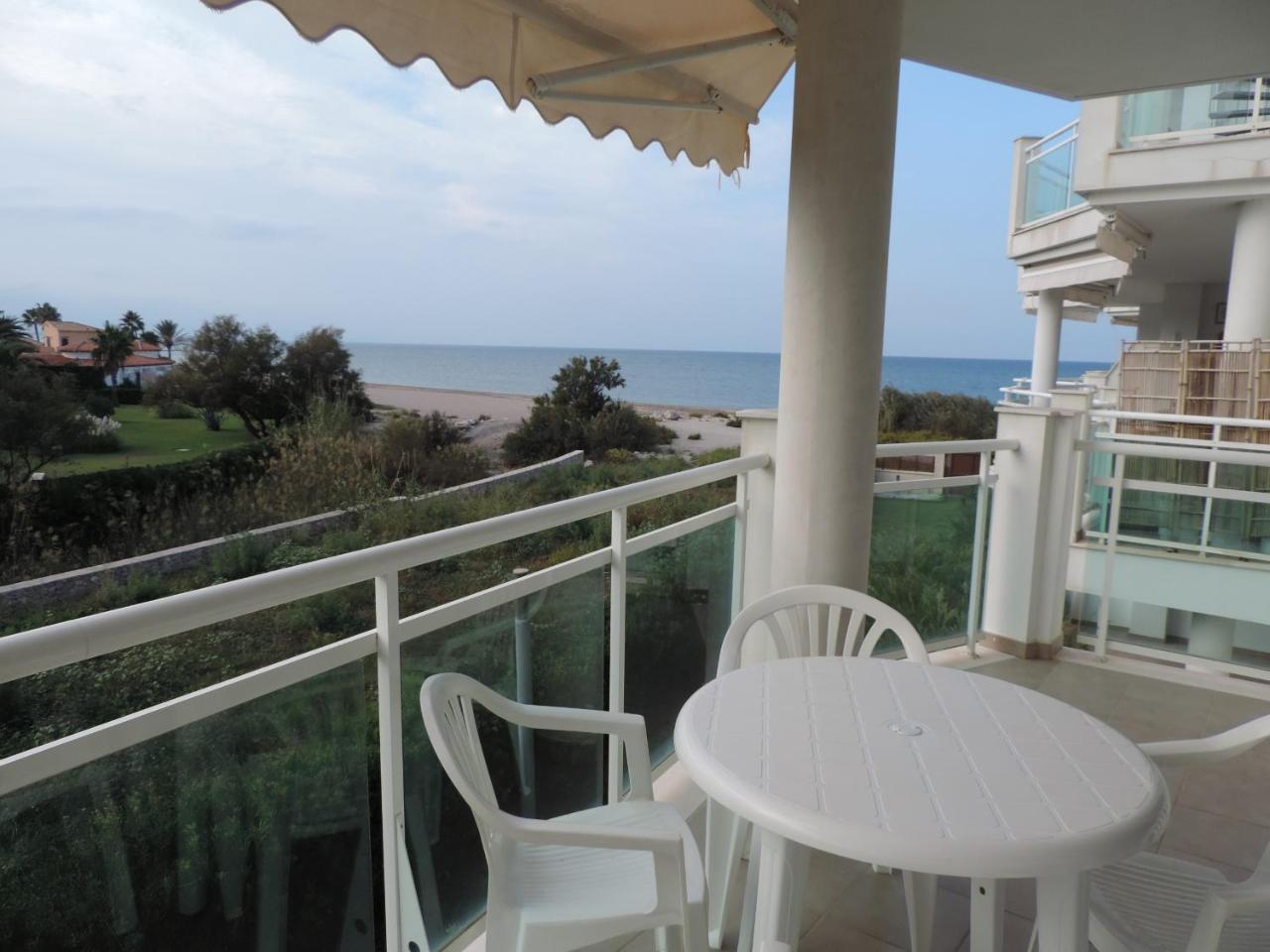 Les Portelles Del Mar 1ª Linea Playa Apartment *